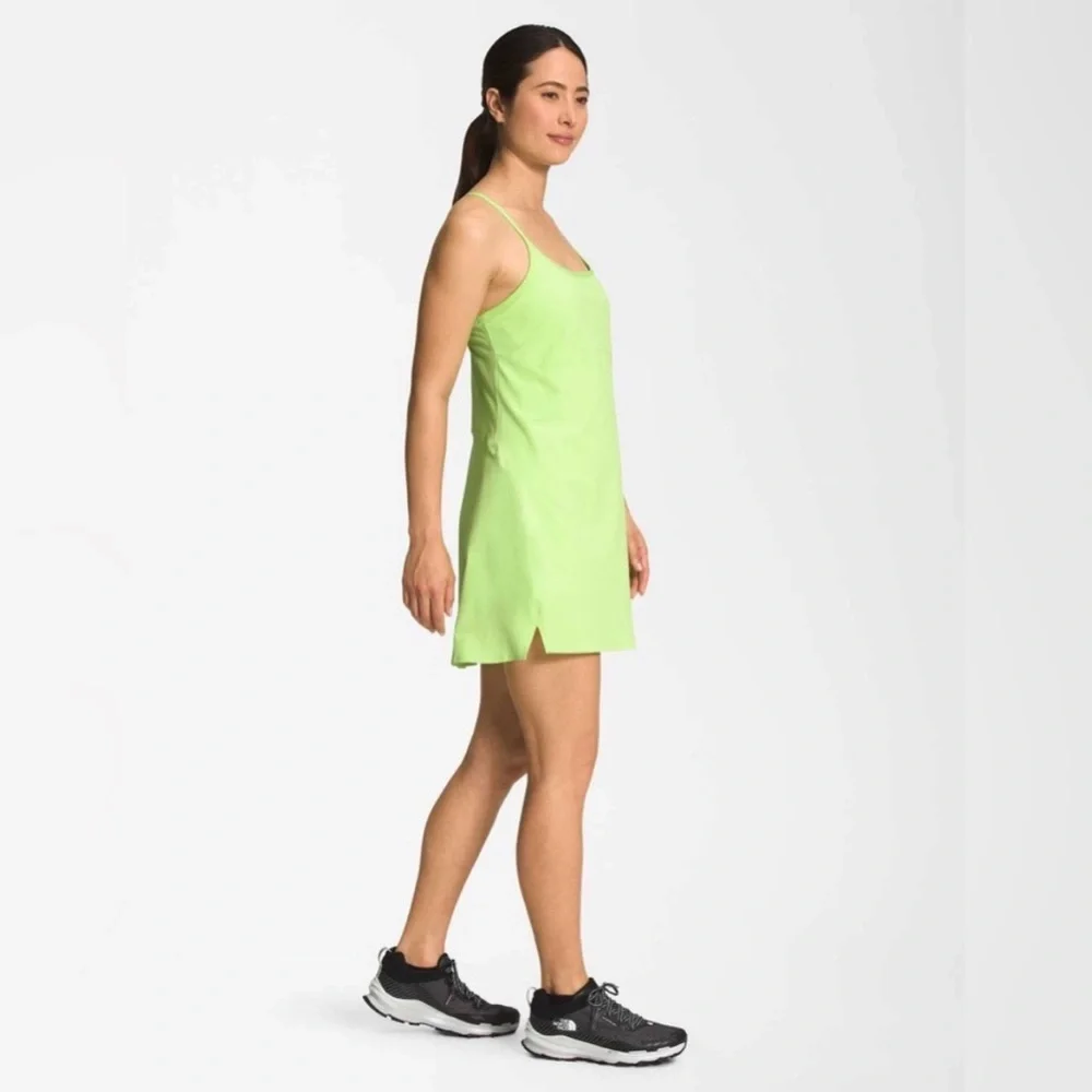 North Face Women's Arque Hike Dress in Sharp Green Built In Shorts Athletic - Picture 4 of 16